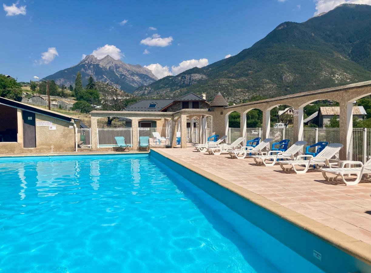 Hotel Le Catinat Fleuri Guillestre Esterno foto