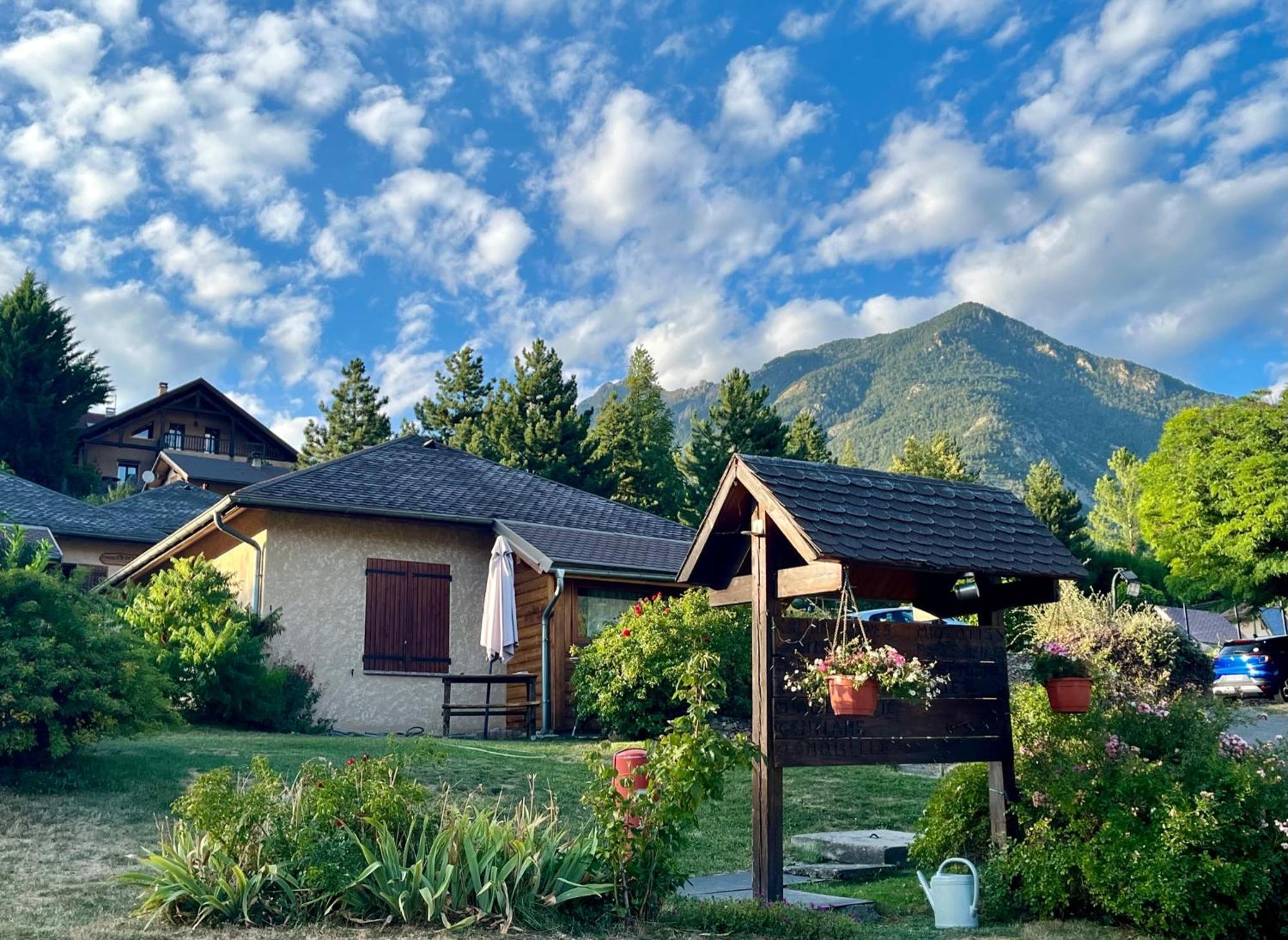 Hotel Le Catinat Fleuri Guillestre Esterno foto