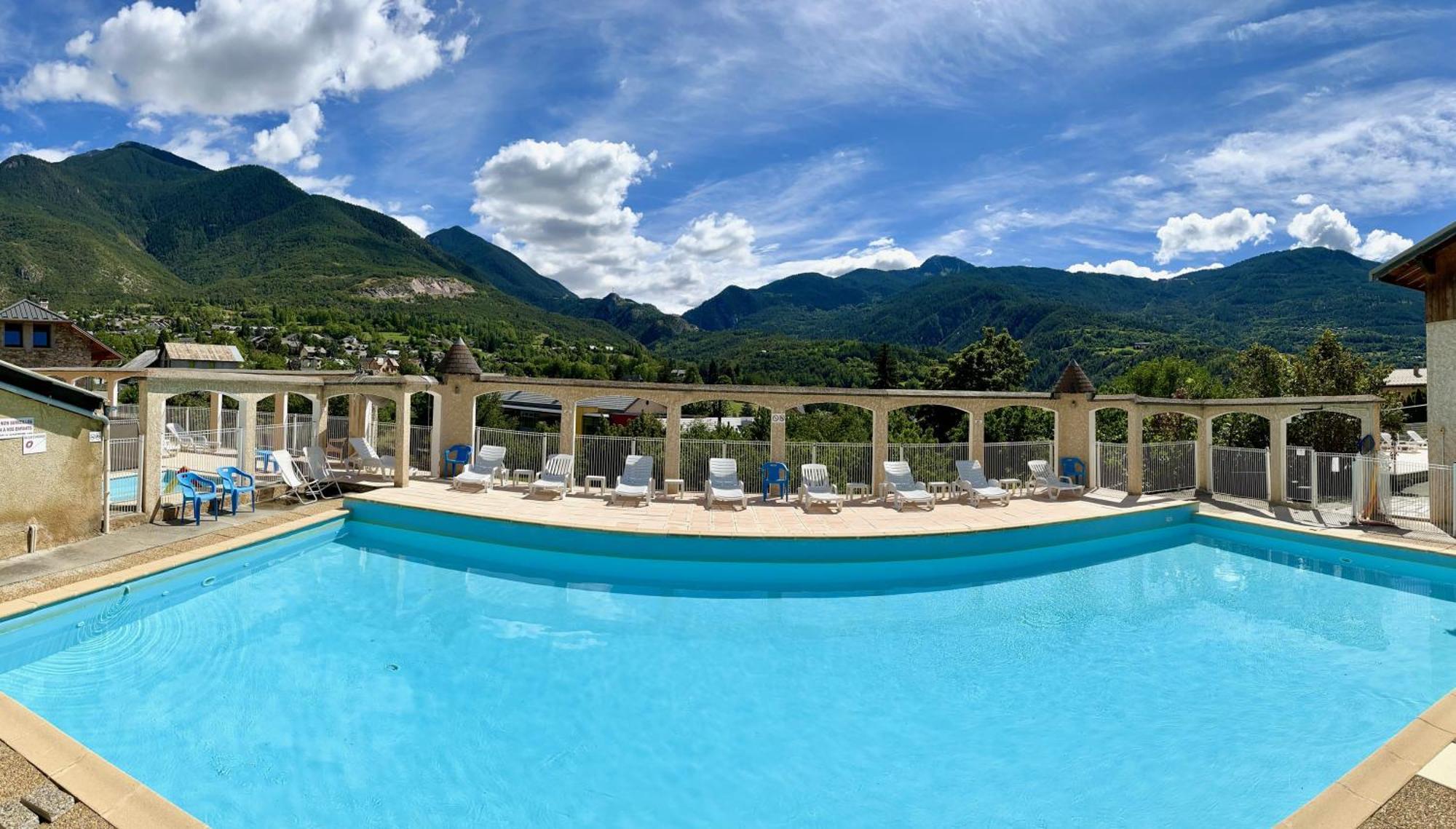 Hotel Le Catinat Fleuri Guillestre Esterno foto