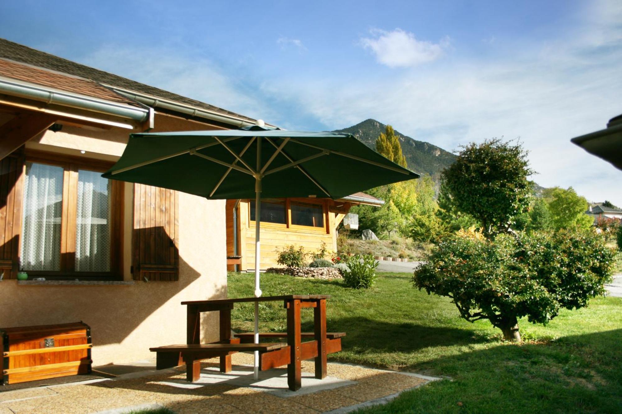 Hotel Le Catinat Fleuri Guillestre Esterno foto