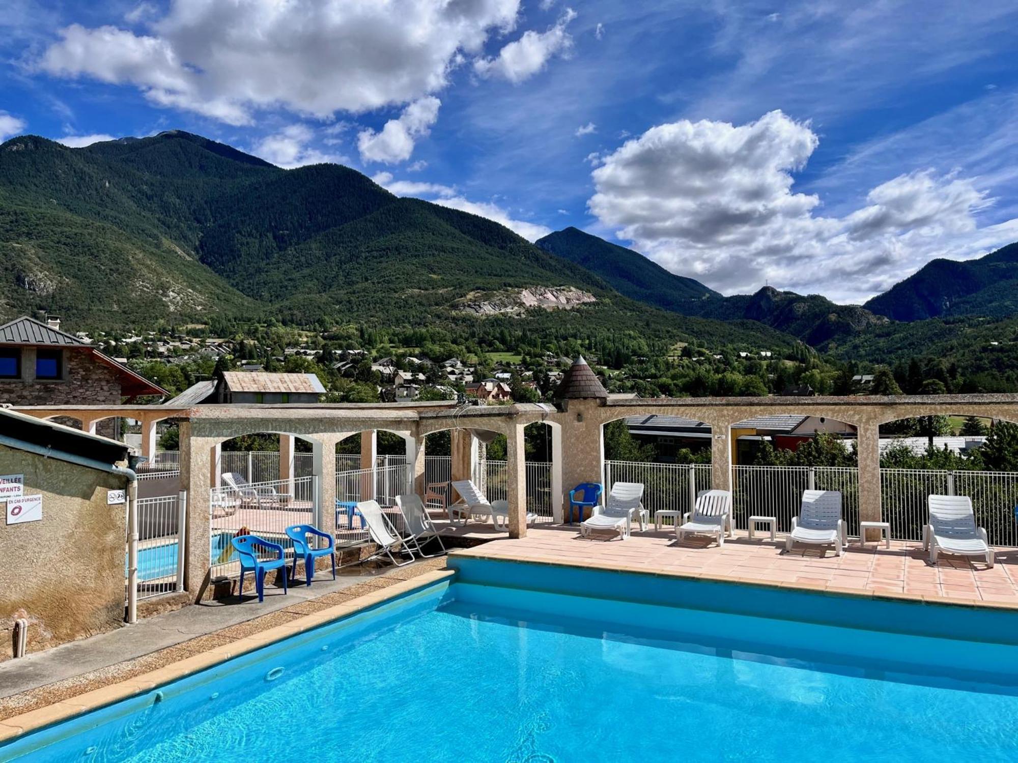 Hotel Le Catinat Fleuri Guillestre Esterno foto