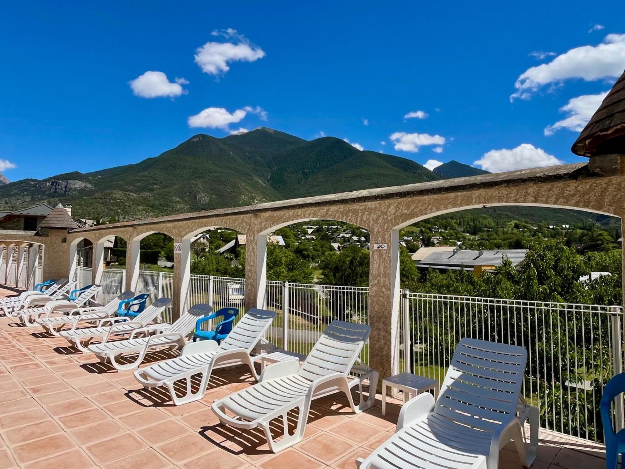 Hotel Le Catinat Fleuri Guillestre Esterno foto