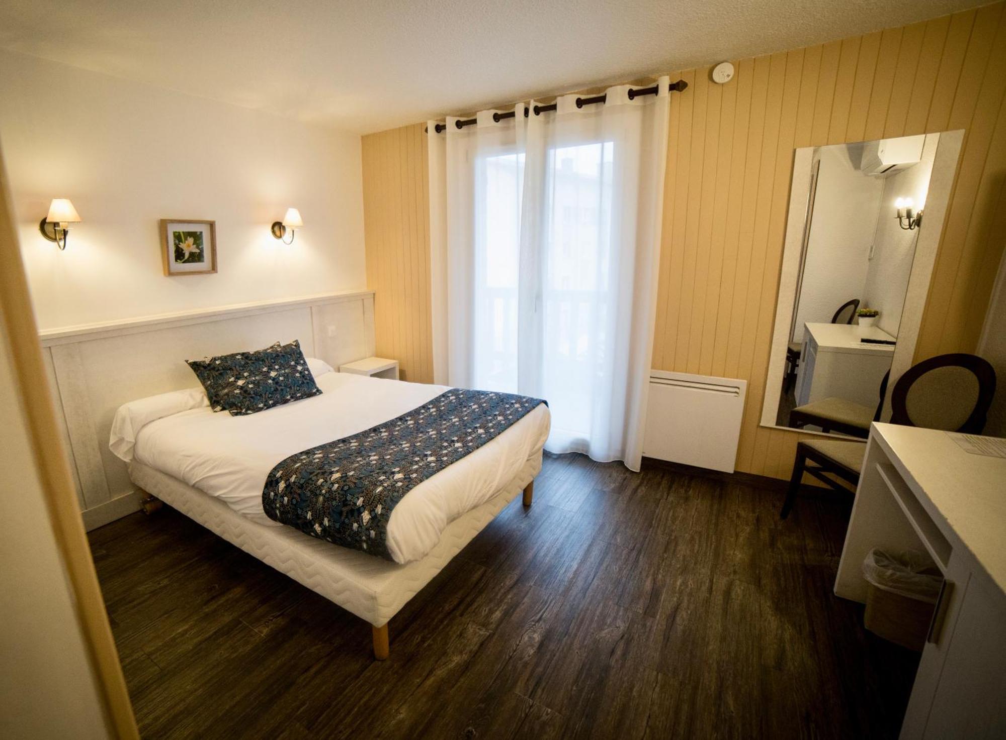 Hotel Le Catinat Fleuri Guillestre Esterno foto