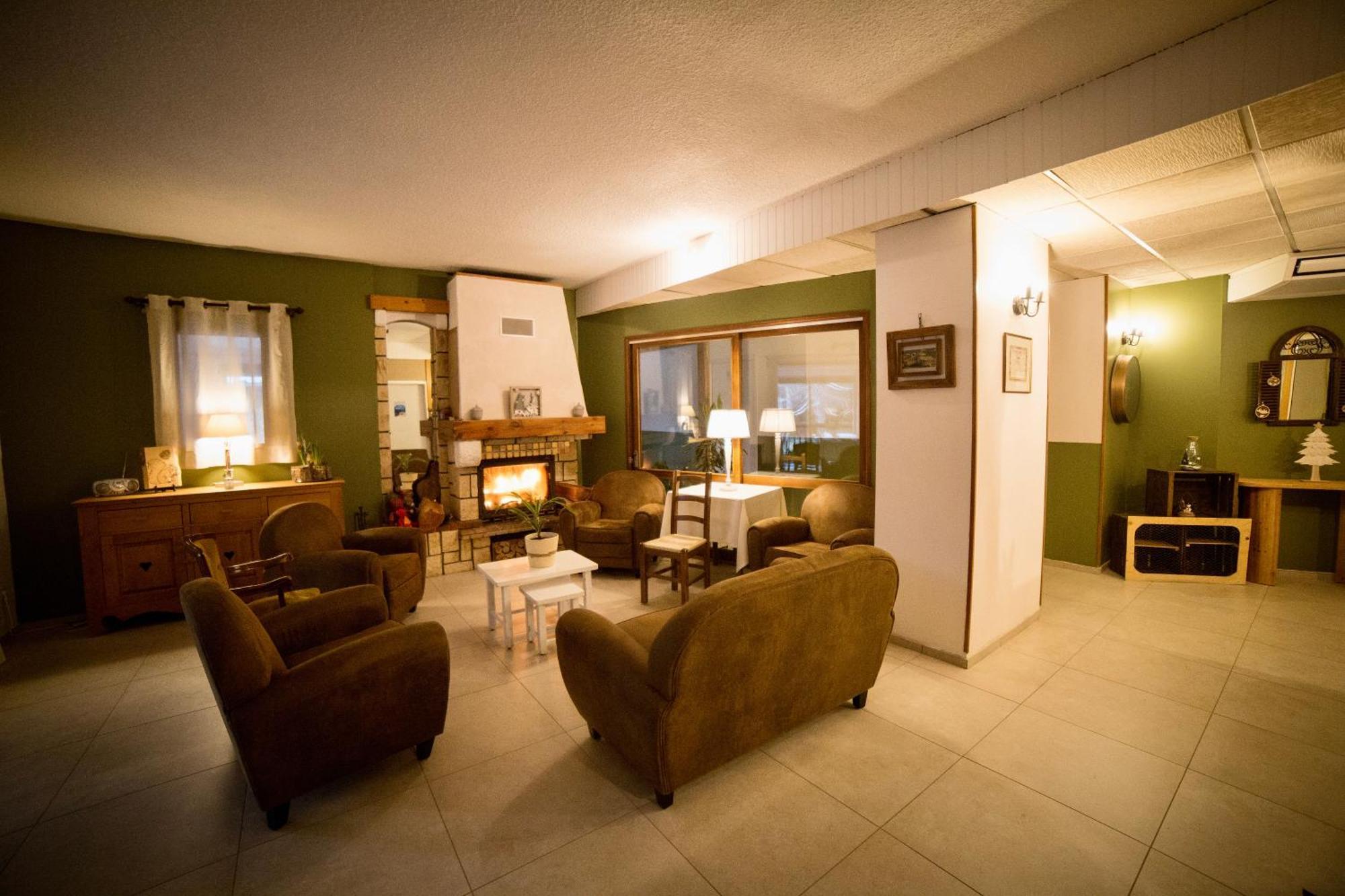 Hotel Le Catinat Fleuri Guillestre Esterno foto